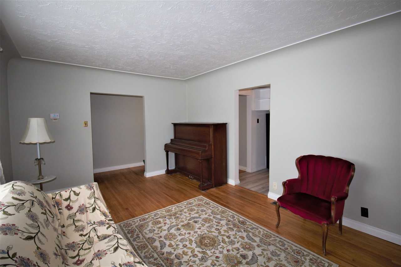 13631 108 Ave Nw - Photo 3 of 22