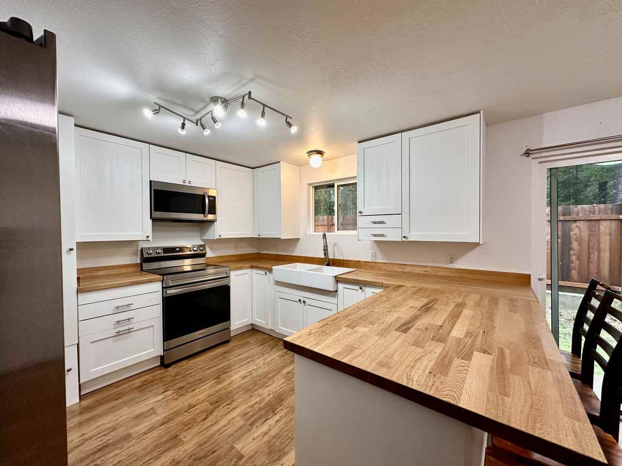 80 N Suncrest Dr - Photo 2 of 20