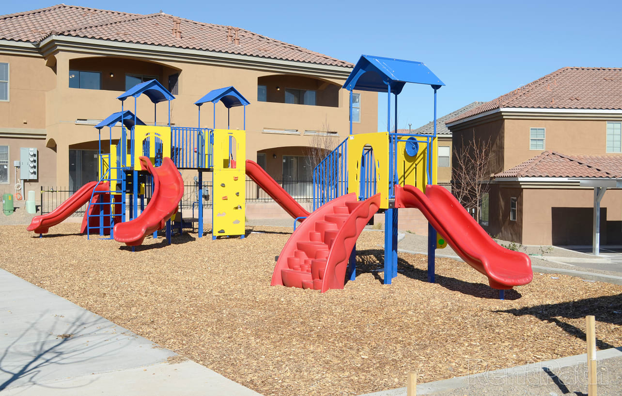 Via Vista Apartment Community - Photo 2 of 8