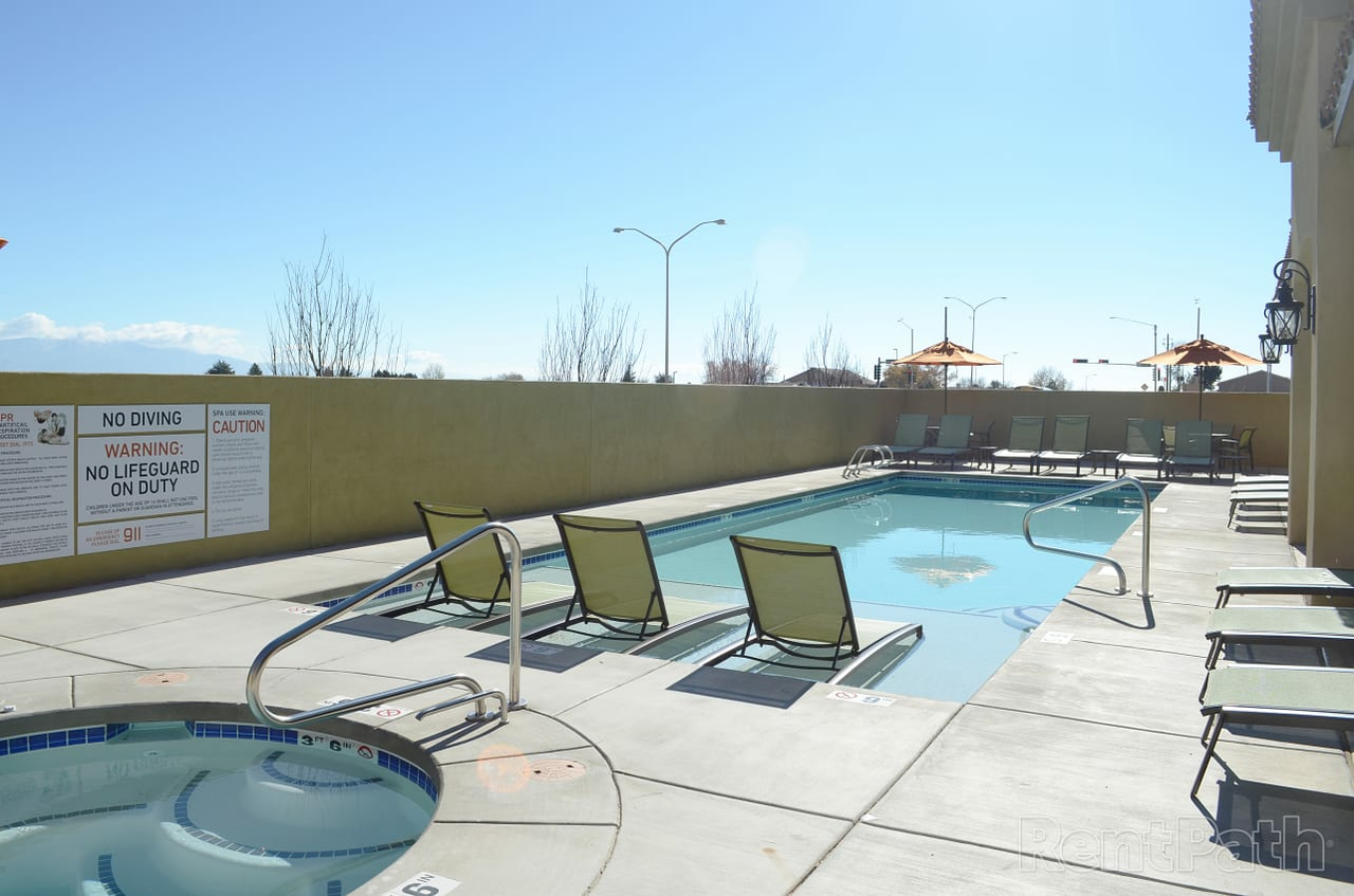 Via Vista Apartment Community - Photo 3 of 8