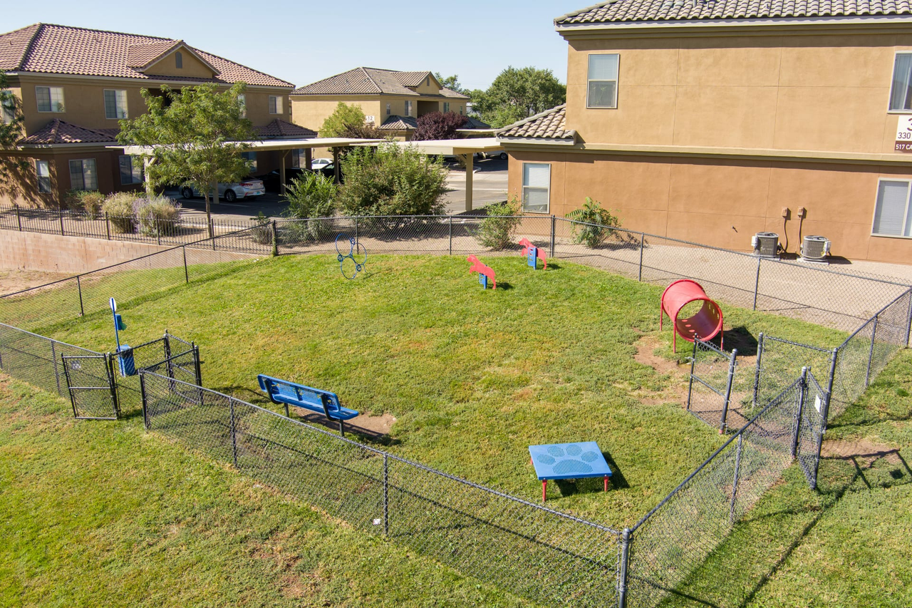 Via Vista Apartment Community - Photo 4 of 8