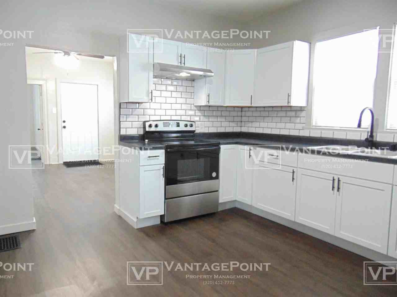 1158 Emilie St Lowr - Photo 3 of 20