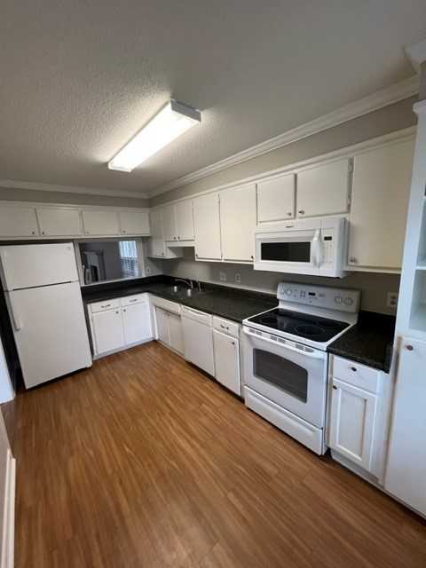 41 Somersett Dr #1 - Photo 6 of 17