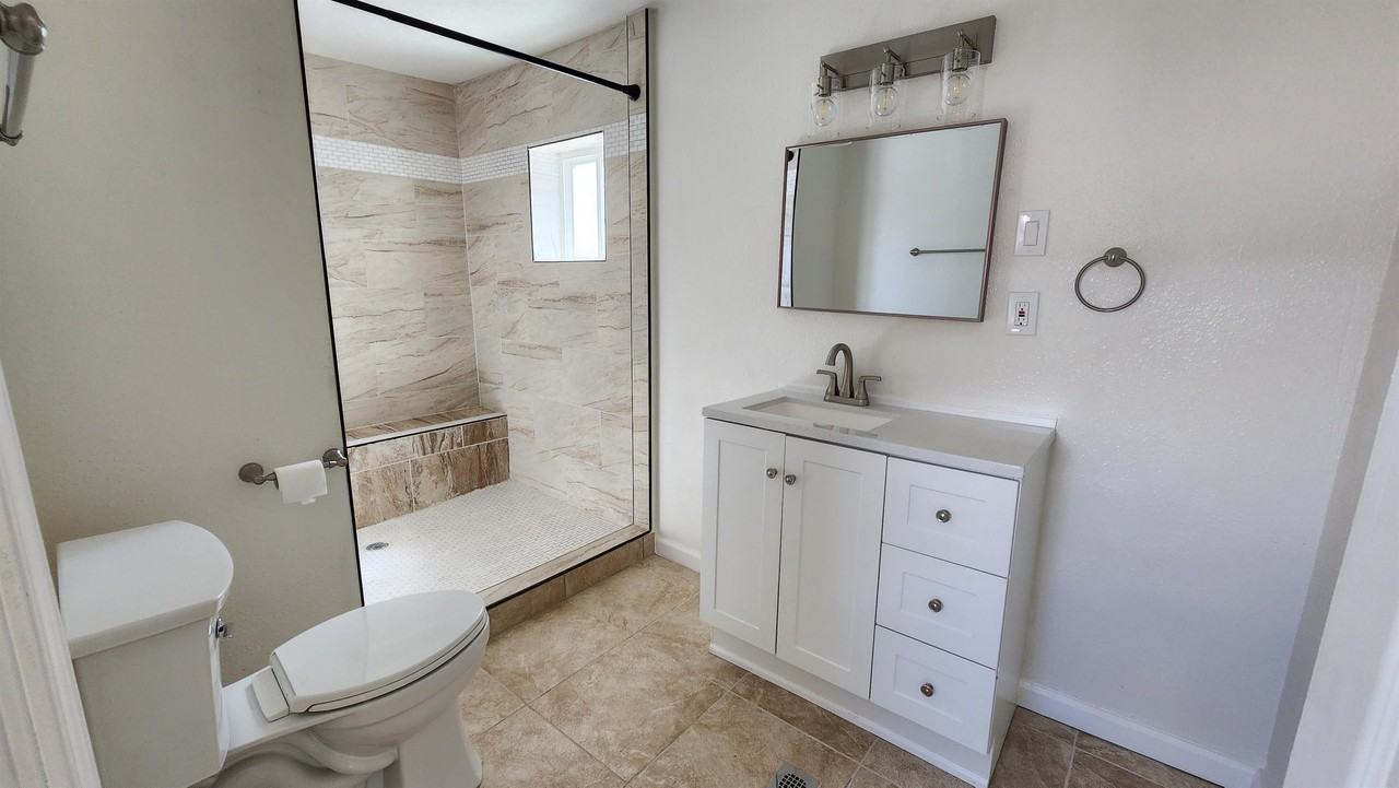211 Edgewood Dr #1 - Photo 5 of 11