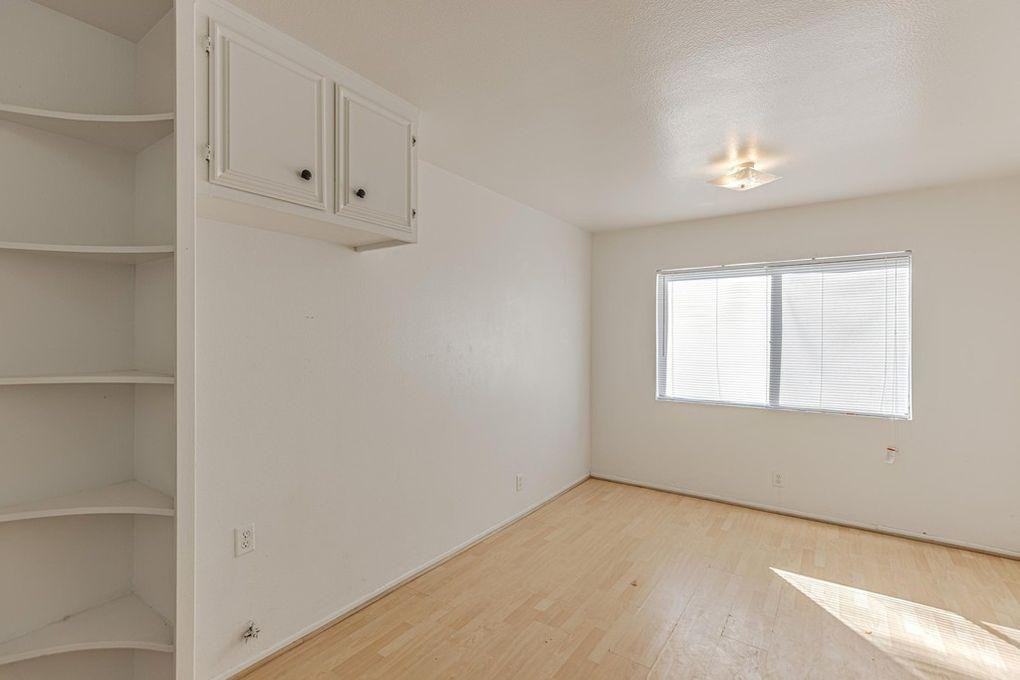 232 E Lancaster Blvd - Photo 5 of 13