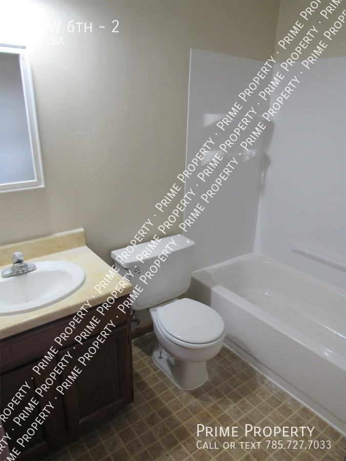 100 W 6th St #2 - Photo 3 of 12