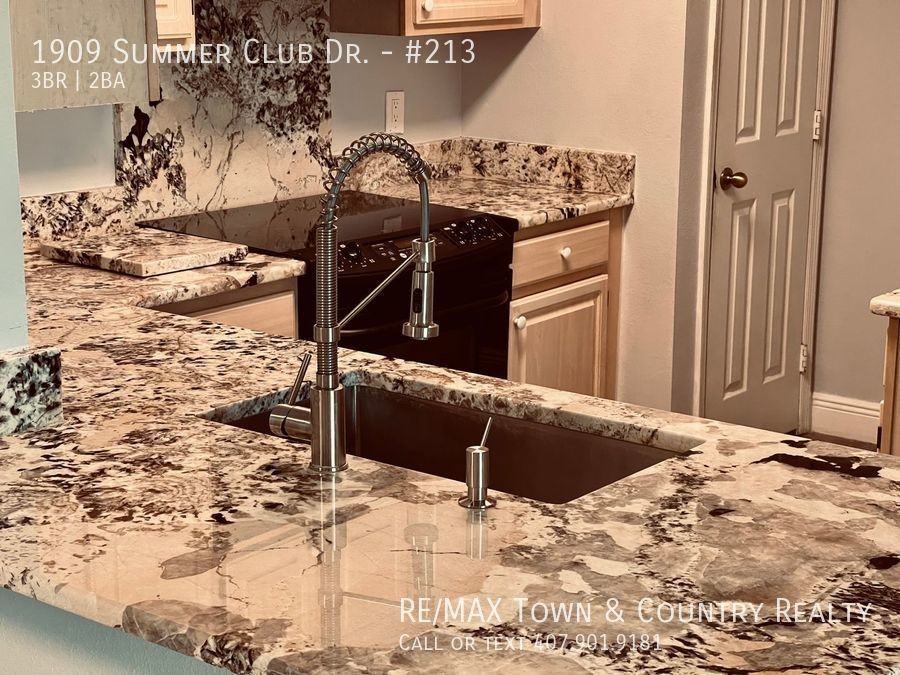 1909 Summer Club Dr #213 - Photo 4 of 36