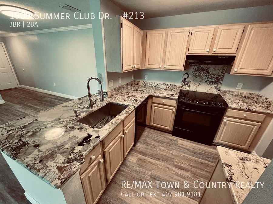 1909 Summer Club Dr #213 - Photo 6 of 36