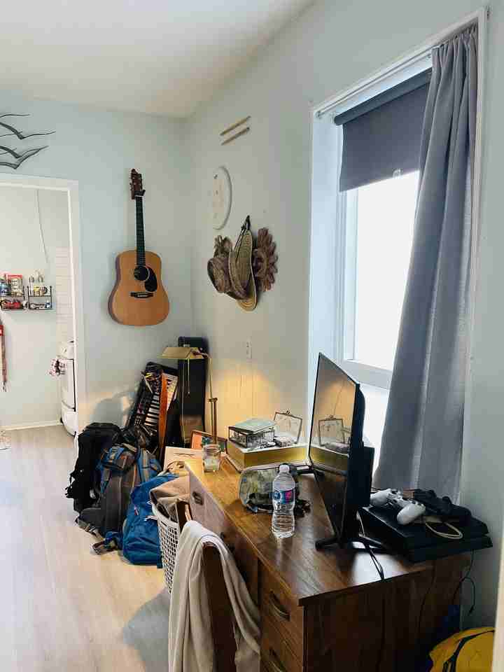 STUDIO WITH DECK AND A LARGE KITCHEN (LITTLE ITALY) - Photo 3 of 15