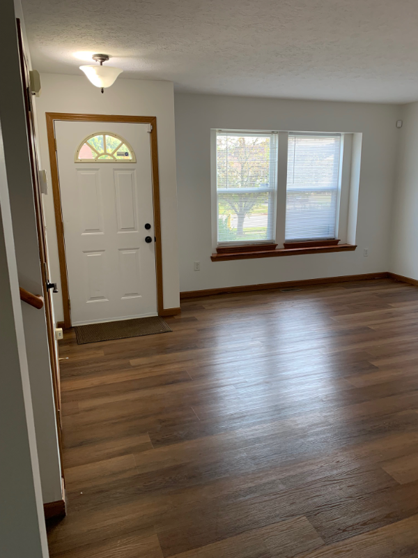 1925 Abnaki Way - Photo 2 of 32