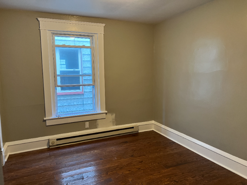 437 Elm Ave - Photo 3 of 7