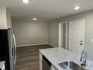 408 Charles Ave - Photo 3 of 8