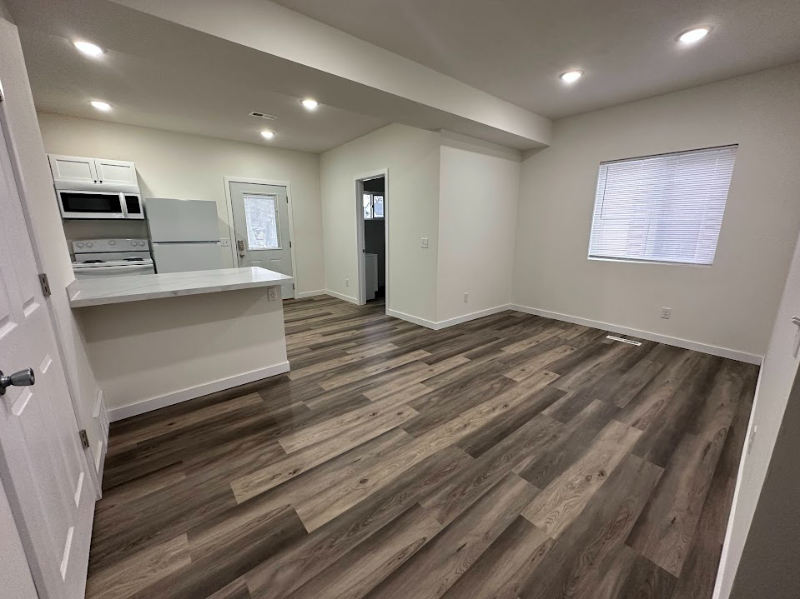 412 4th St - Photo 3 of 9