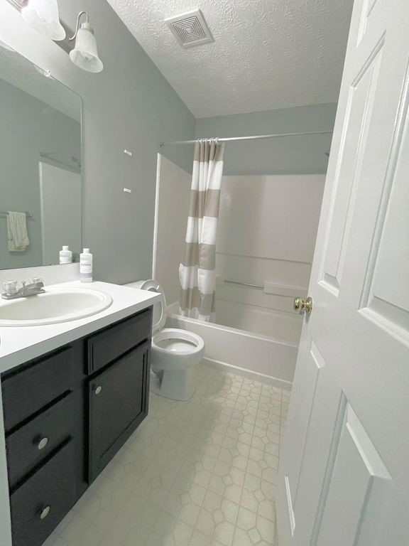 868 Philadelphia Dr - Photo 3 of 11