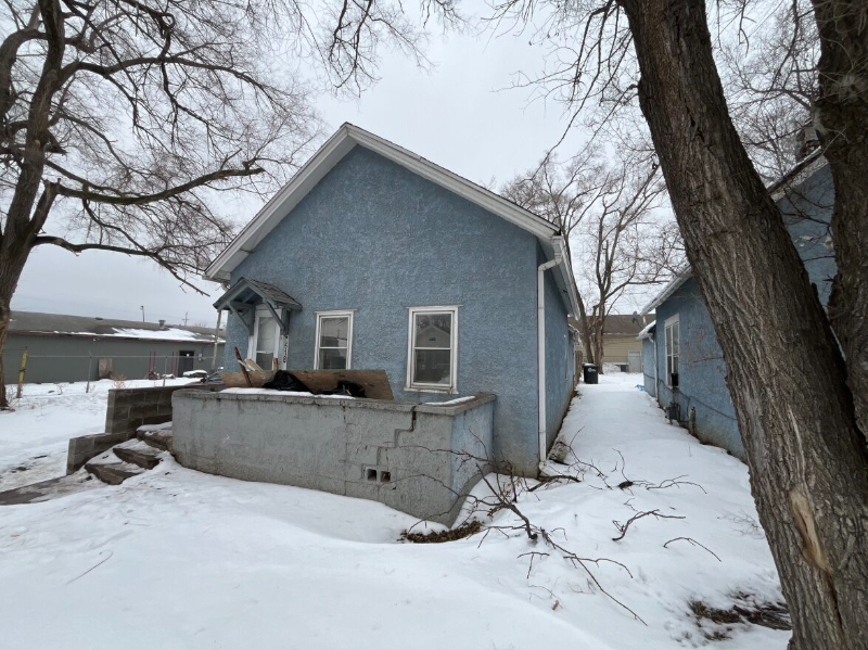 2518 N 20th St E - Photo 2 of 10