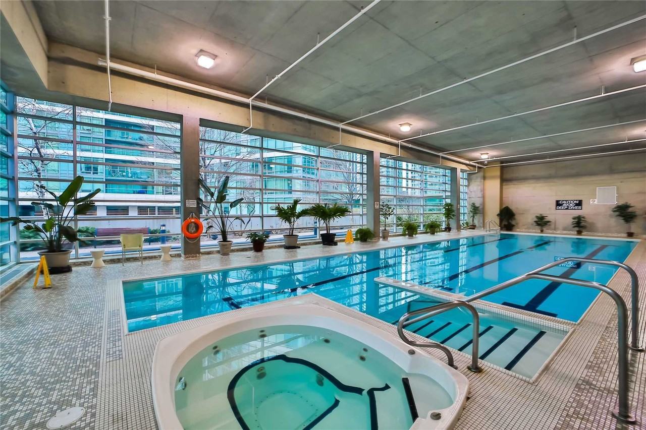 81 Navy Wharf Court ##5 - Photo 3 of 7