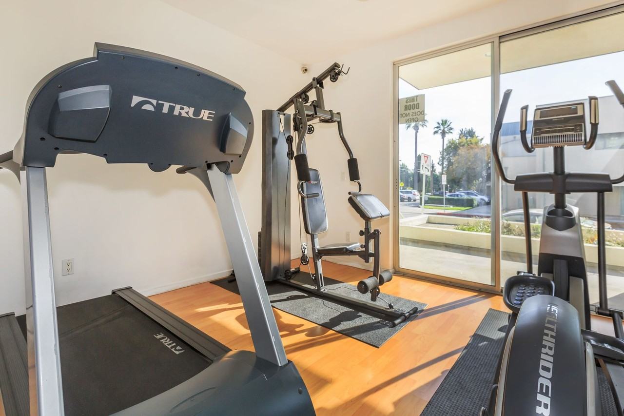 Aqua Courtyard Suites - Photo 3 of 3