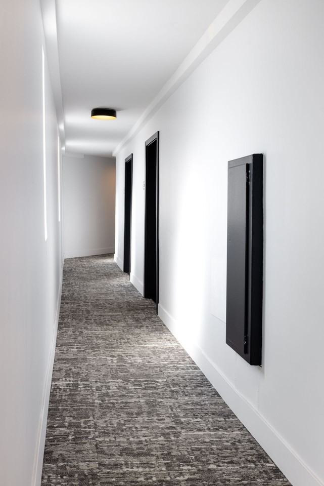 1811 Tamarind Apartments - Photo 2 of 17