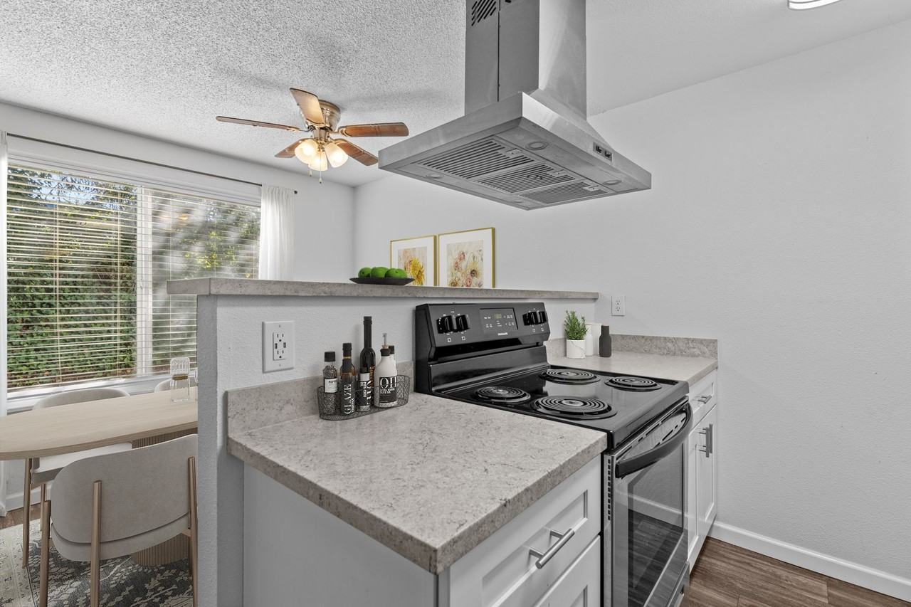 Evergreen Park Apartments in Olympia! - Photo 2 of 44