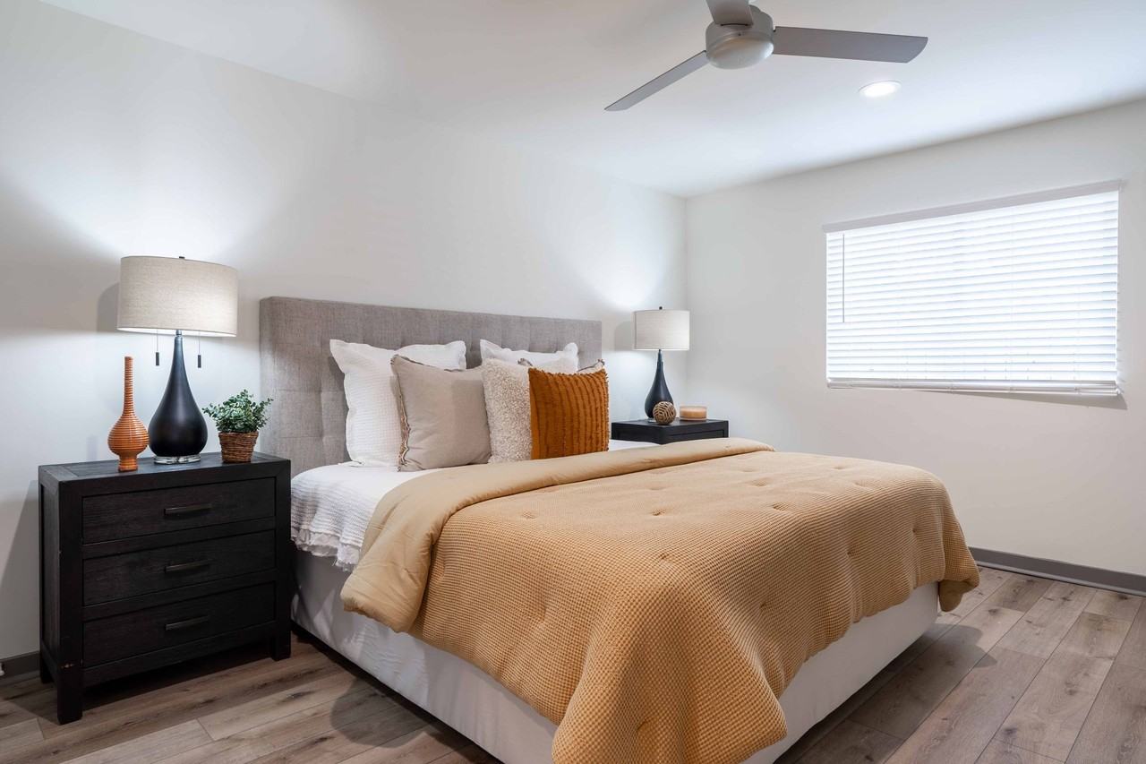 1 bedroom luxury apartments AMAZING VIRGINIA HIGHLANDS LOCATION! Steps