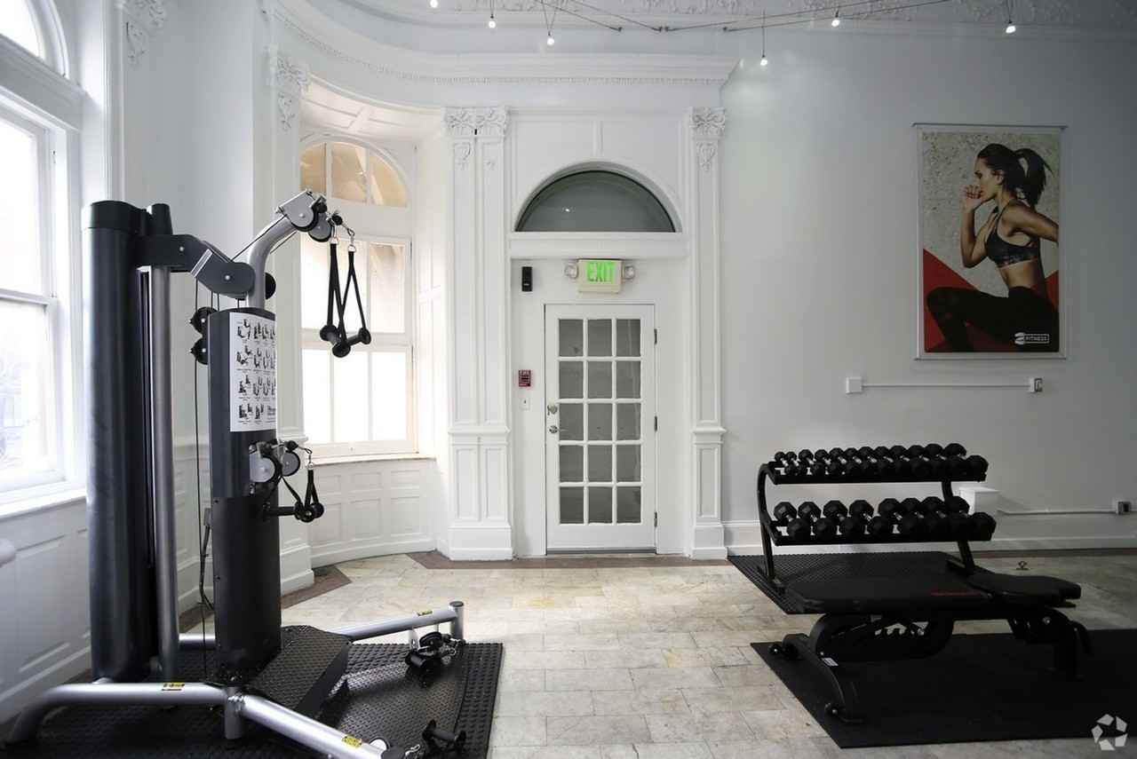 306 W Franklin - Photo 4 of 9