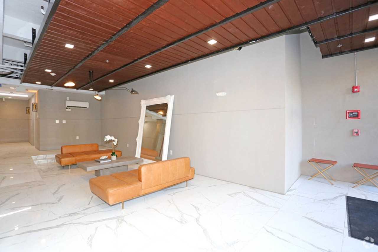 824 N Calvert St - Photo 2 of 12