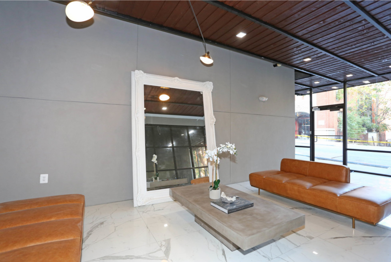 824 N Calvert St - Photo 3 of 12