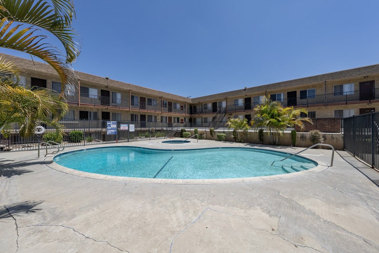 London Arms - Photo 3 of 20