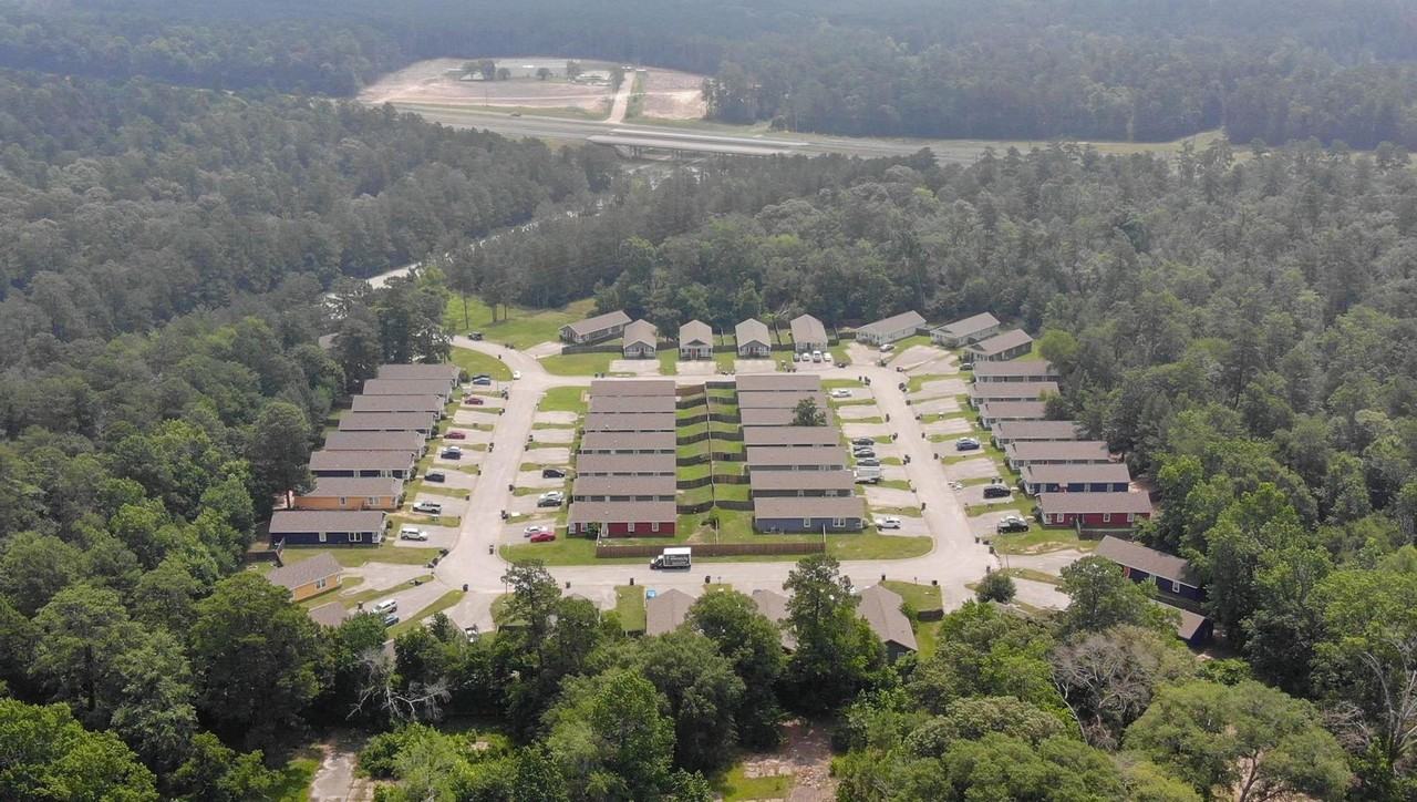 109 Varsity - Photo 6 of 7