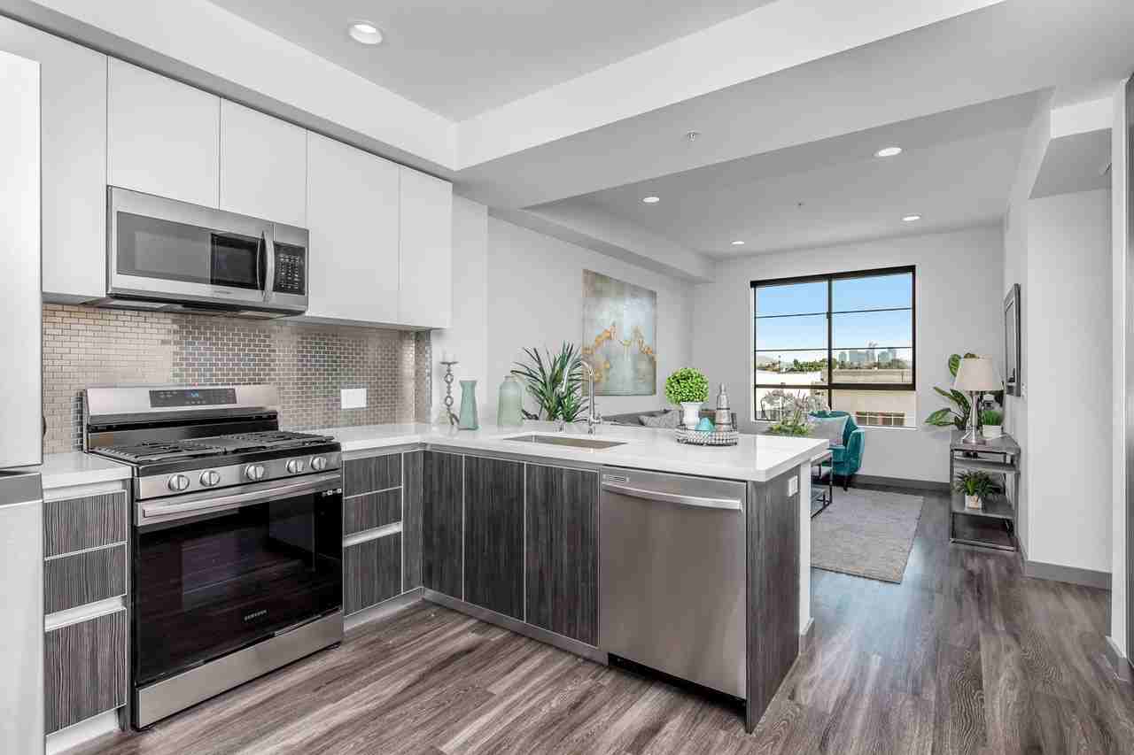 Welcome Home to Venice Luxury Apartments! - Photo 2 of 18