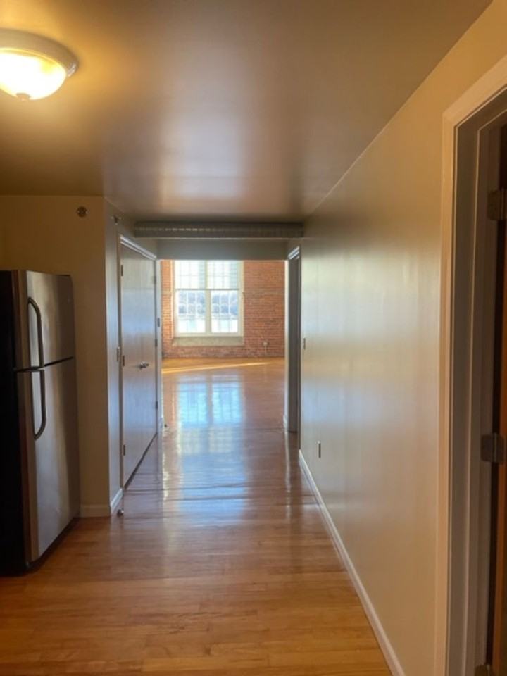 Victoria Riverside Lofts - Photo 4 of 34