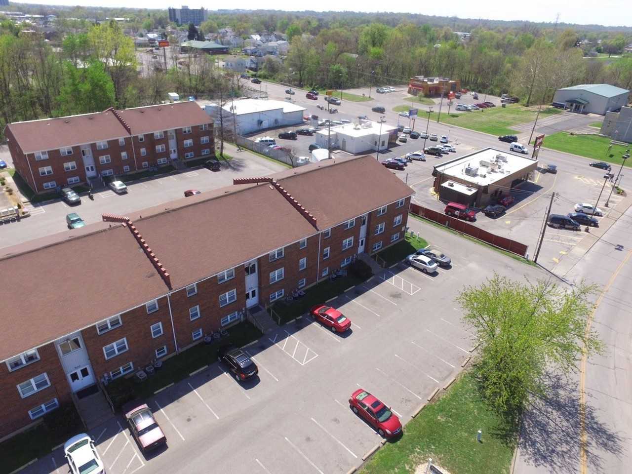 702 Fairway Drive - Photo 7 of 49