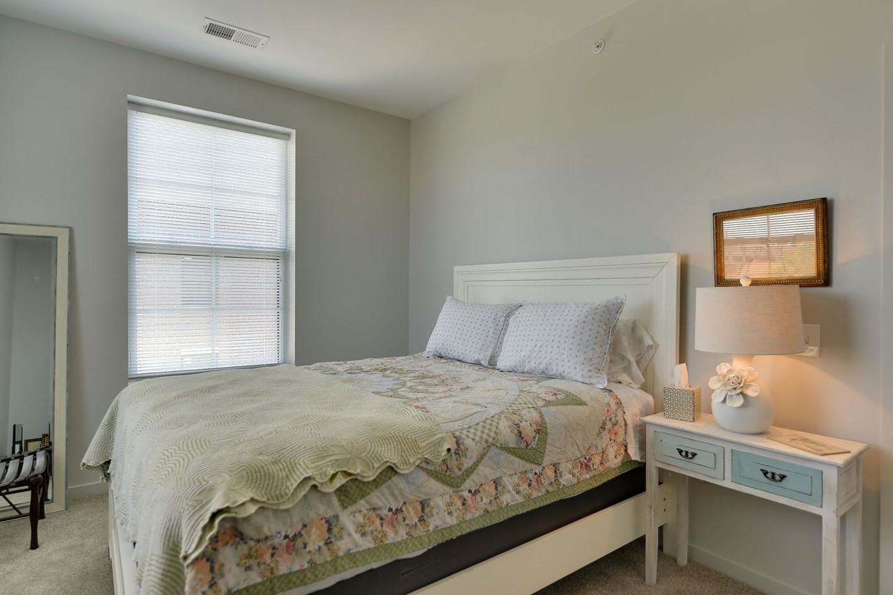 Broadway Station Apartments - Photo 7 of 50