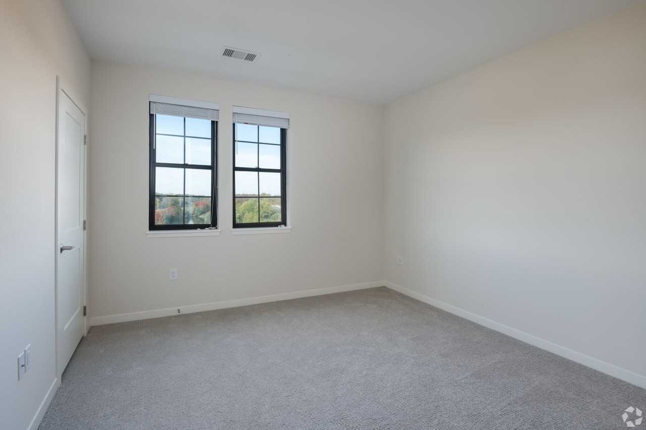 Lakeshore Ridge Apartrments - Photo 3 of 50