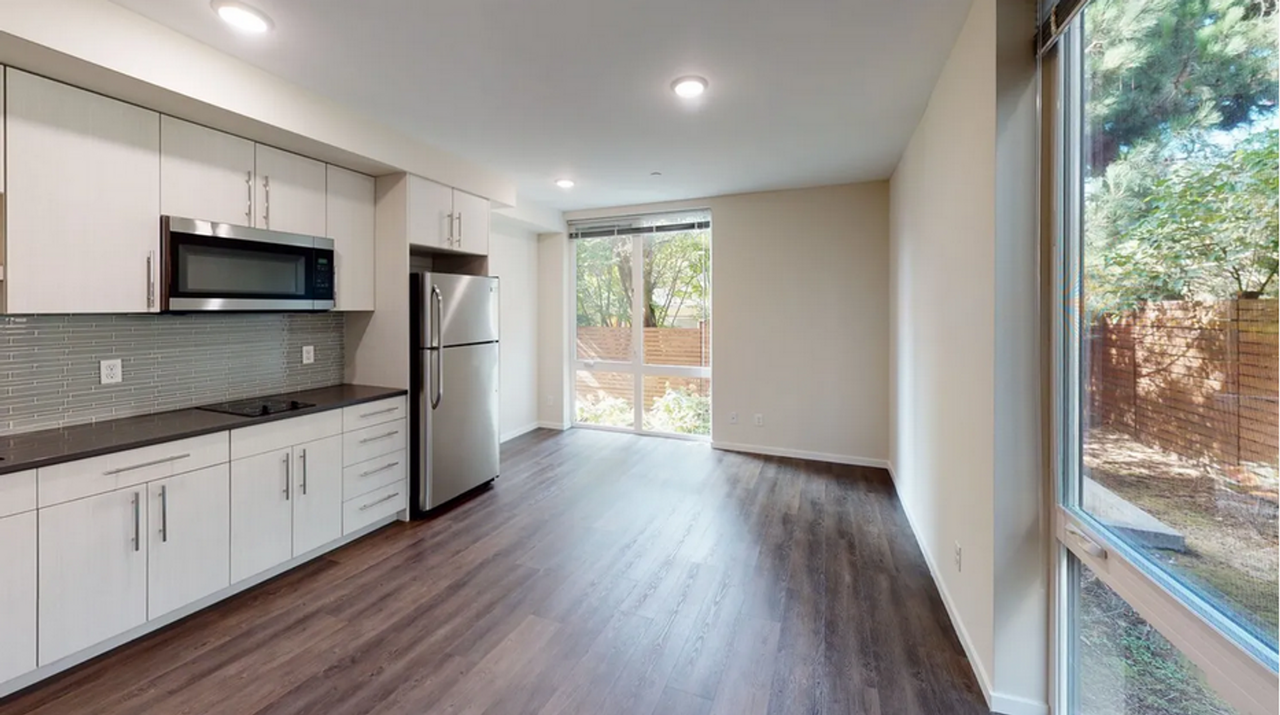 1420 1420 E Howell ST - FURN 1 #00 - Photo 7 of 50