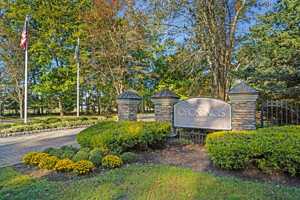 featured image of 350 Windsor Ct