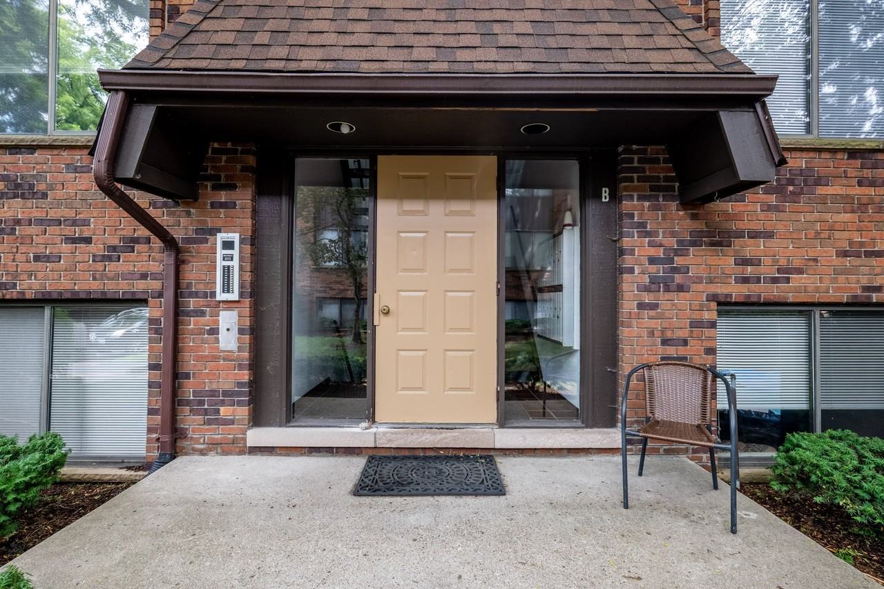 Maplecrest Apartments - Photo 3 of 38