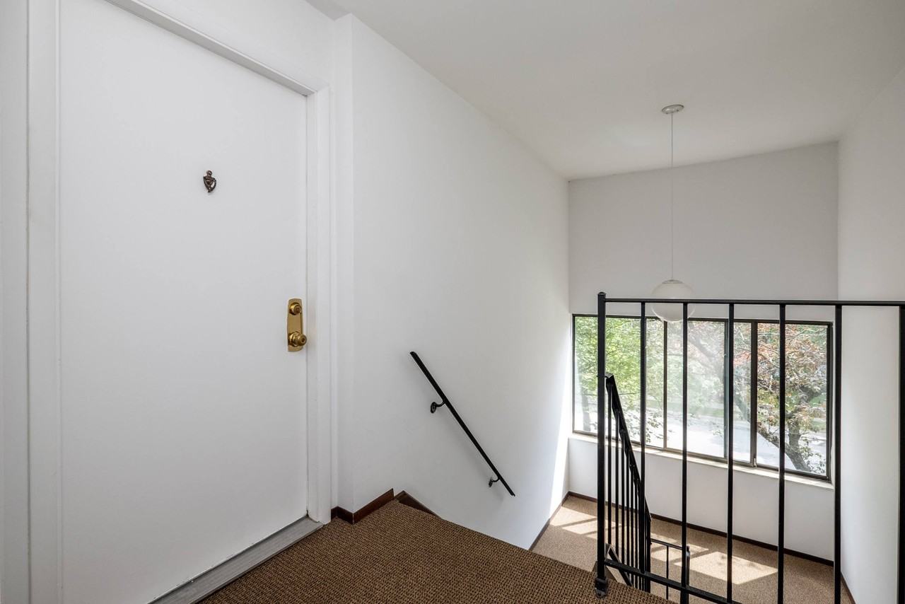 Maplecrest Apartments - Photo 5 of 38