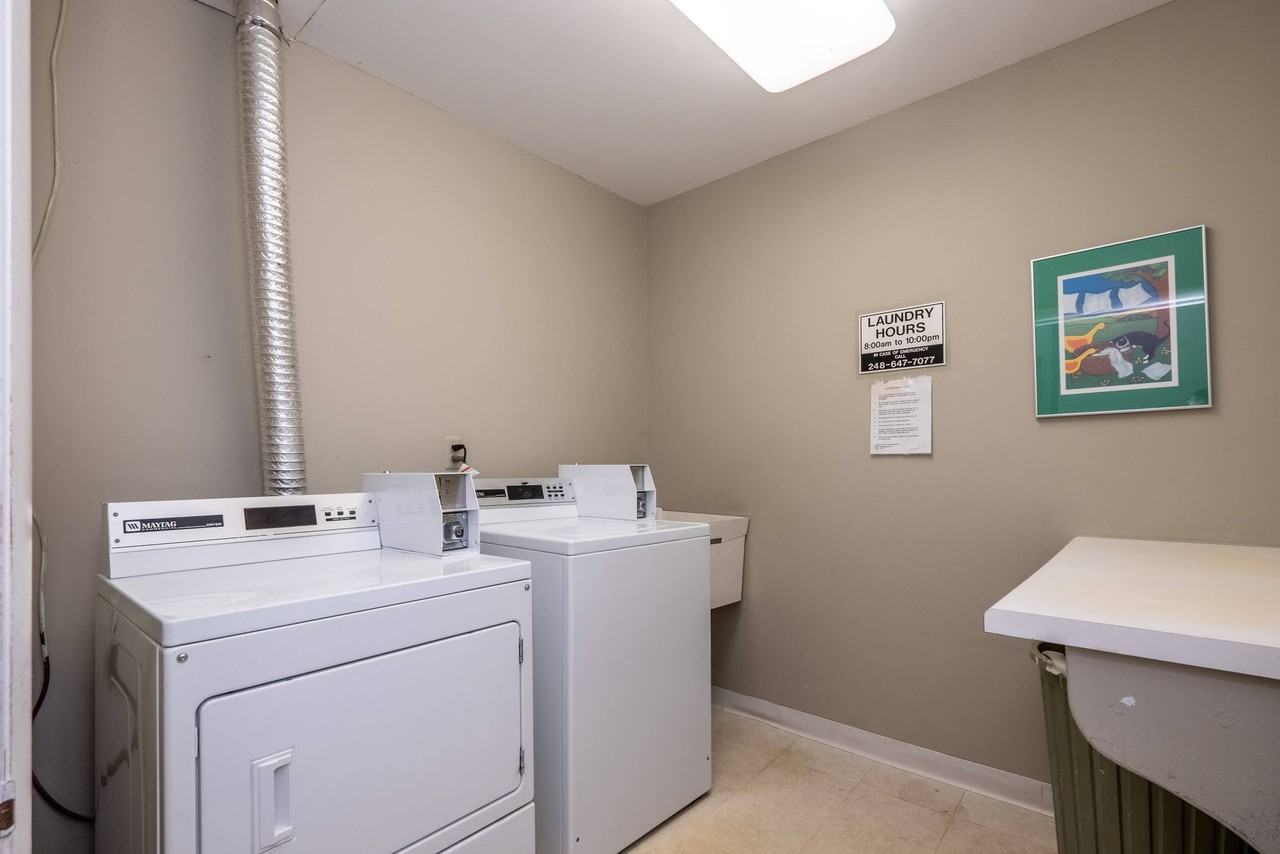 Maplecrest Apartments - Photo 6 of 38