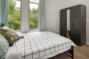 featured image of 711 E Seneca St