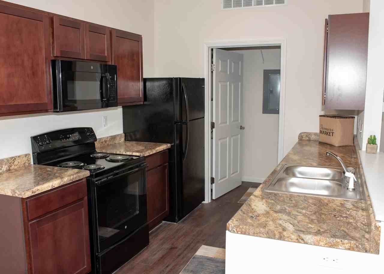 302 Vine Street - Photo 4 of 20