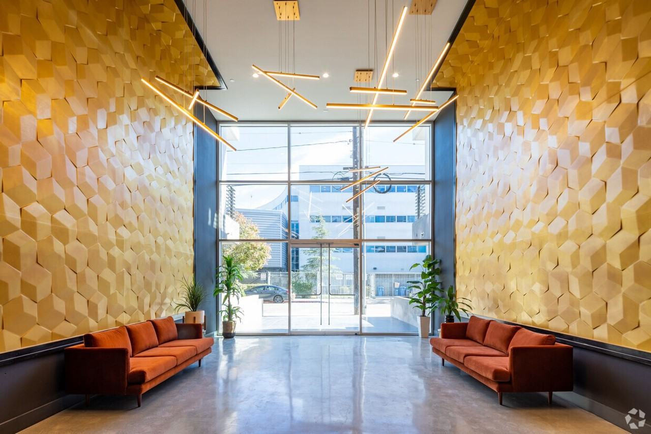 Destination NoHo - Photo 6 of 44