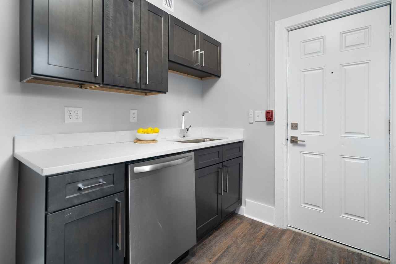 105 Highland Place - Photo 2 of 50