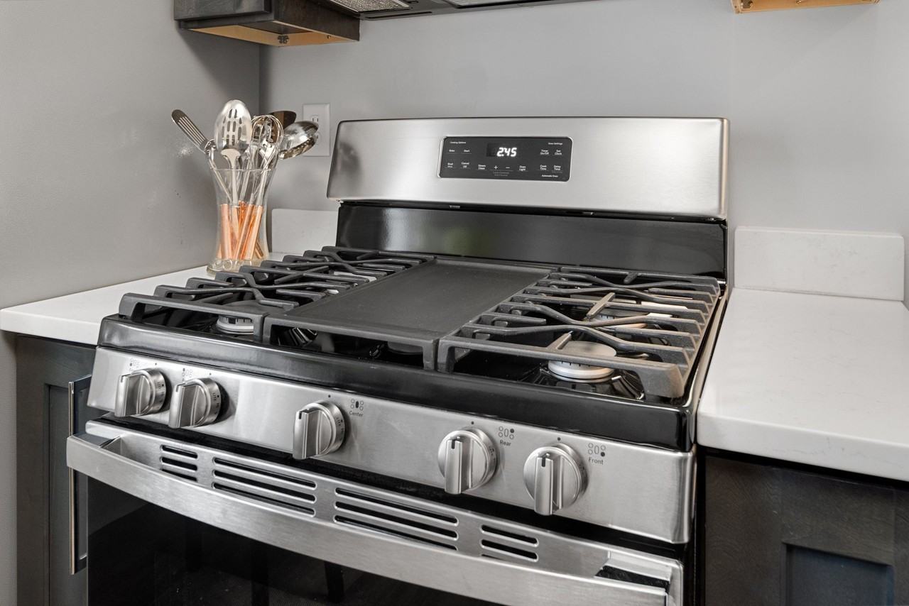 105 Highland Place - Photo 4 of 50