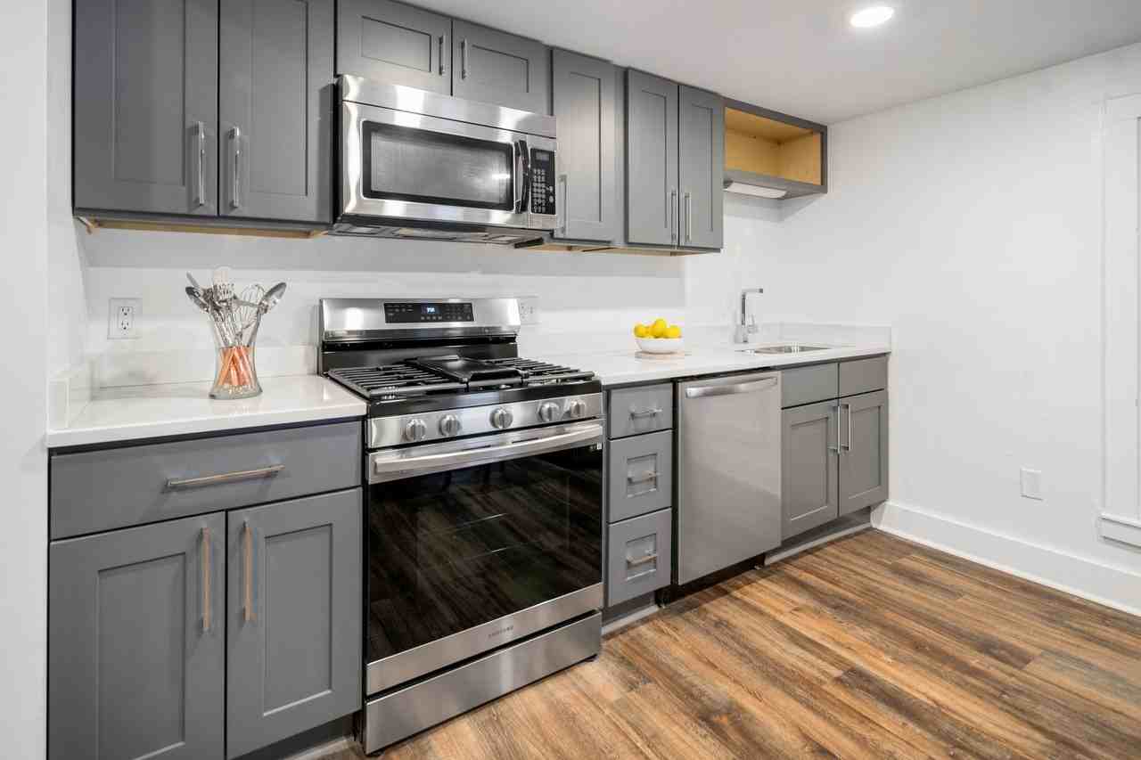 518 Linn Street LLC - Photo 2 of 50