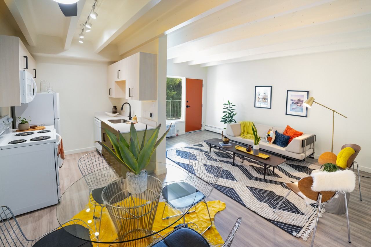 Valli Hi Apartments - Photo 2 of 20