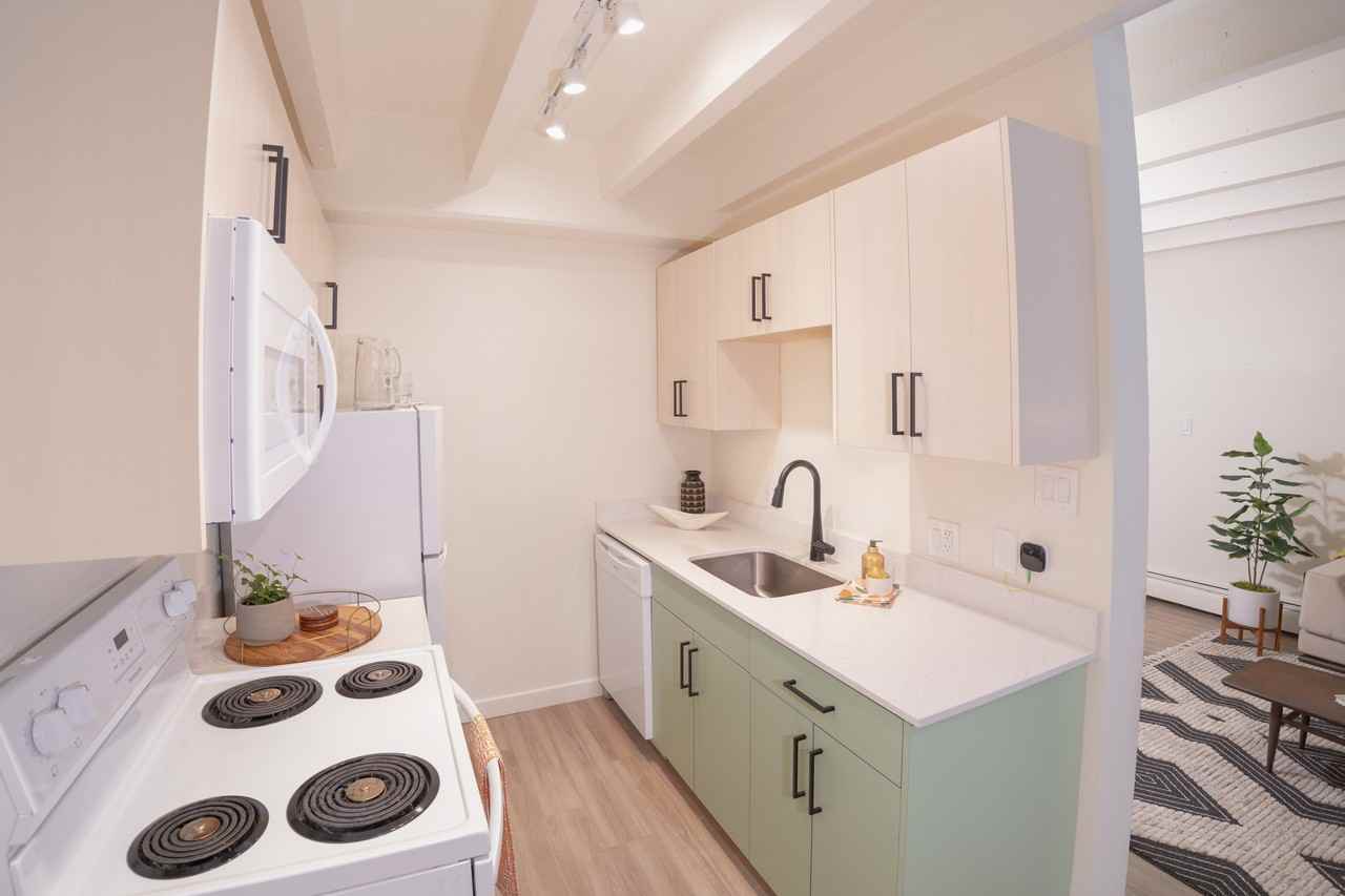 Valli Hi Apartments - Photo 3 of 20