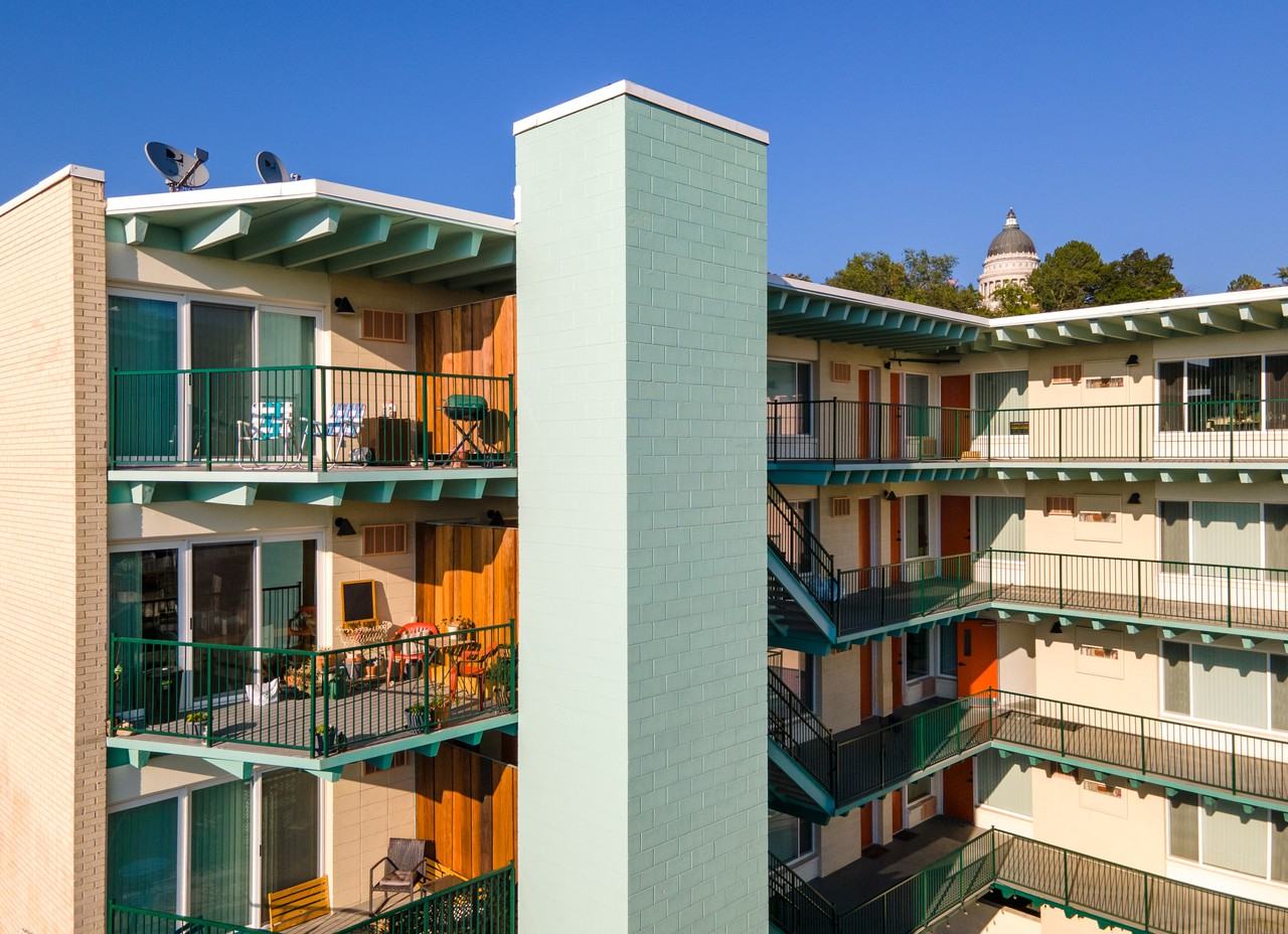 Valli Hi Apartments - Photo 4 of 20