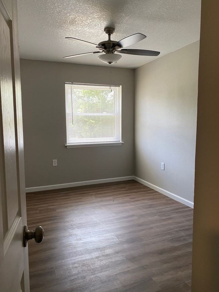 3202 Lincoln Dr Apt 109f #109F - Photo 5 of 8