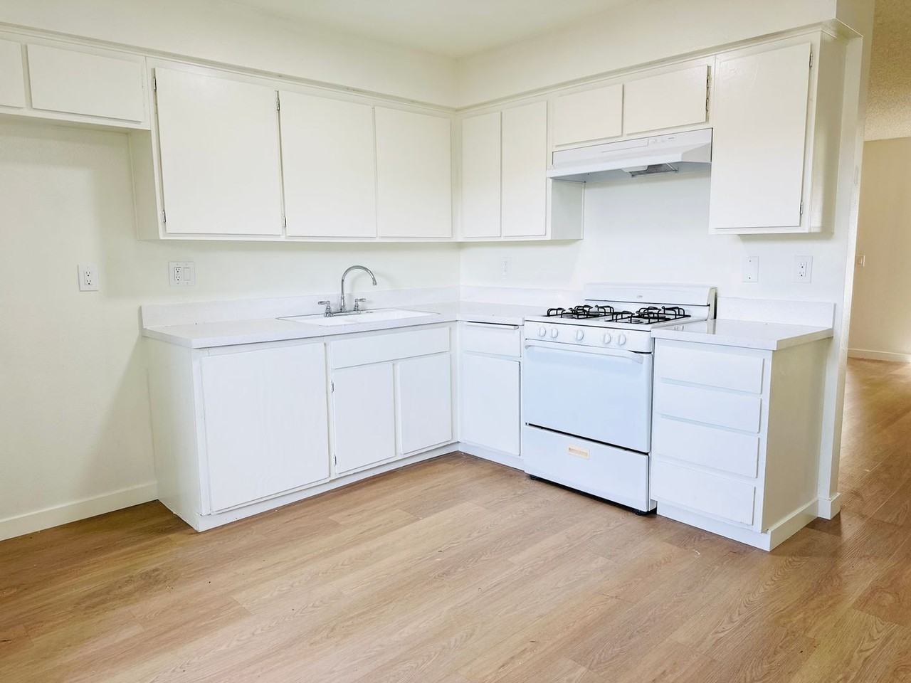 Huge Downstairs 1Bd/1Ba. Private Garage and Patio TEXT (714)710 - Photo 7 of 12